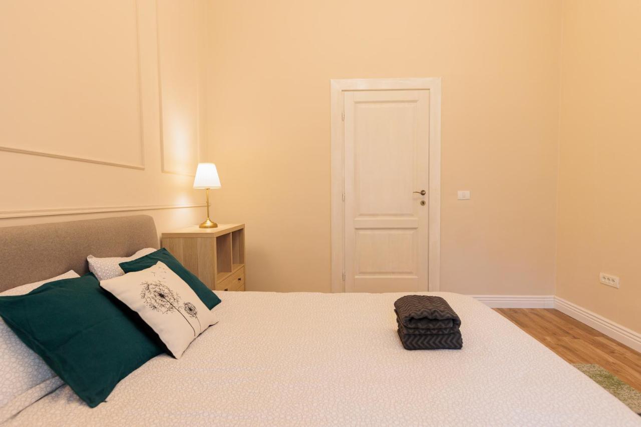 Cozy Apartment In The Historical City Center Timişoara Exterior foto
